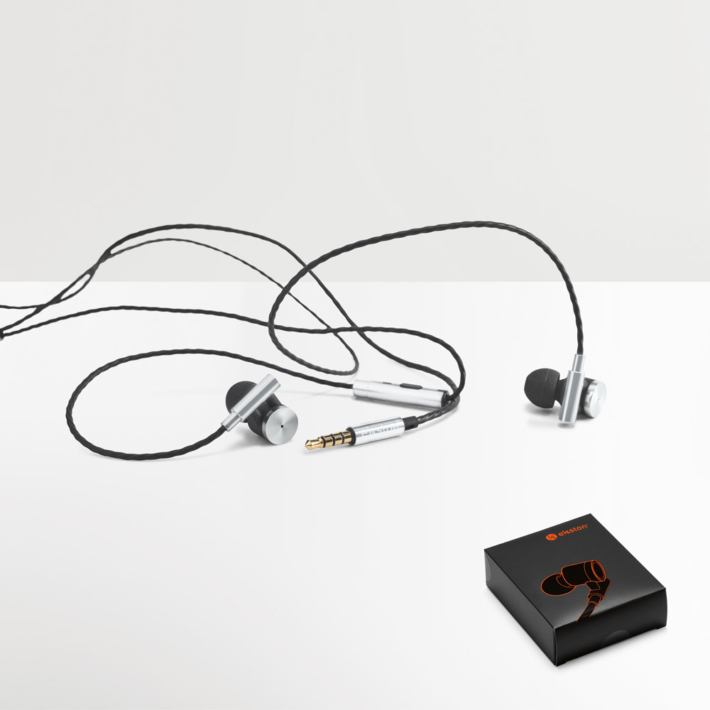 Fones de ouvido em metal e ABS